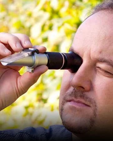 Salinity Refractometer for Seawater and Marine Fishkeeping Aquarium 0-100 PPT with Automatic Temperature — collection imagery
