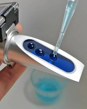 Salinity Refractometer for Seawater and Marine Fishkeeping Aquarium 0-100 PPT with Automatic Temperature — collection imagery